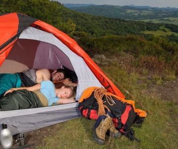 How to Sleep Comfortably in a Camping Cabin: Bedding and Comfort Hacks