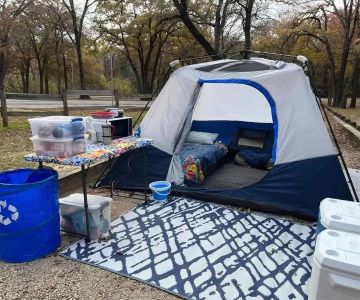 How to Set Up a Comfortable Campsite Without Electricity