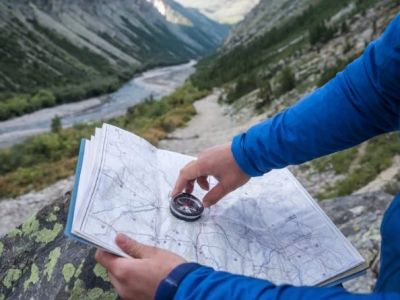 How to Read a Trail Map and Navigate While Camping