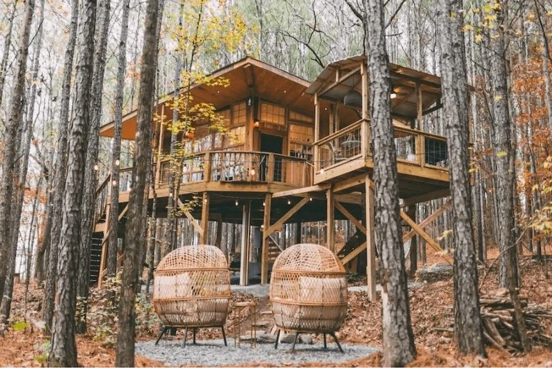 How to Find Unique and Historic Cabins to Stay in Across the US