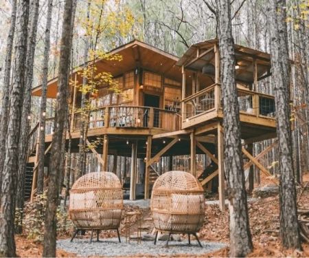 How to Find Unique and Historic Cabins to Stay in Across the US