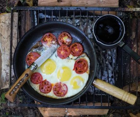 Easy Camping Food Ideas That Require Minimal Cooking Supplies