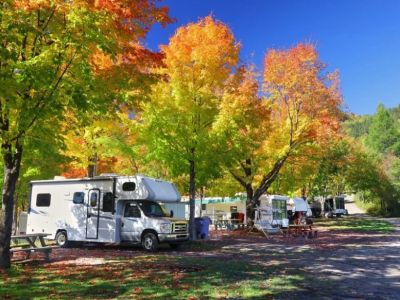 Best RV Parks for Nature Lovers Near Scenic Hiking Trails