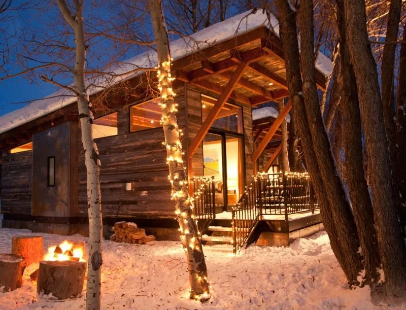 How to Plan the Ultimate Winter Cabin Getaway for Skiing and Snowboarding