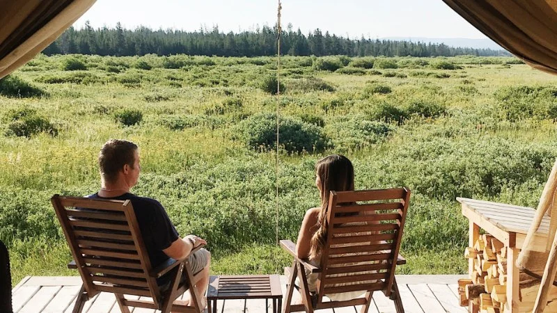 How to Enjoy the Outdoors with Minimal Gear and Maximum Comfort
