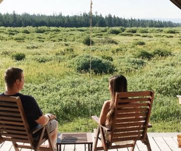 How to Enjoy the Outdoors with Minimal Gear and Maximum Comfort
