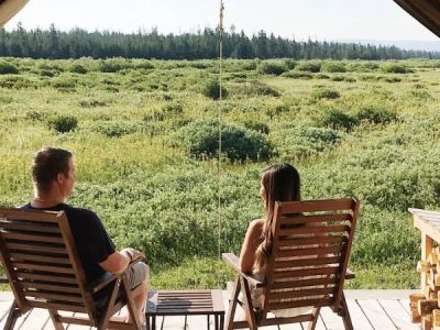 How to Enjoy the Outdoors with Minimal Gear and Maximum Comfort