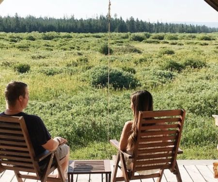 How to Enjoy the Outdoors with Minimal Gear and Maximum Comfort
