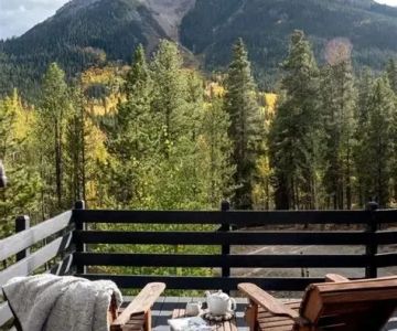 How to Plan a Long Weekend Getaway to a Secluded Cabin