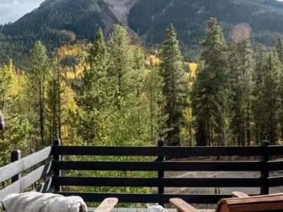How to Plan a Long Weekend Getaway to a Secluded Cabin