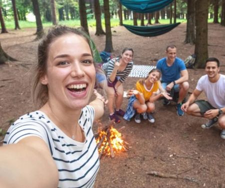 How to Take the Perfect Campfire Selfie Outdoors